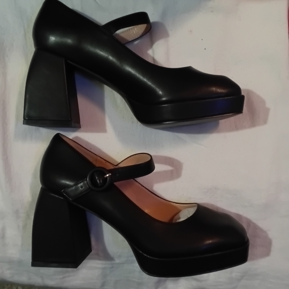 Women's Black Shoes, 4 in Heels, Size 9 1/2 By Amoji New In Box - Picture 5 of 7